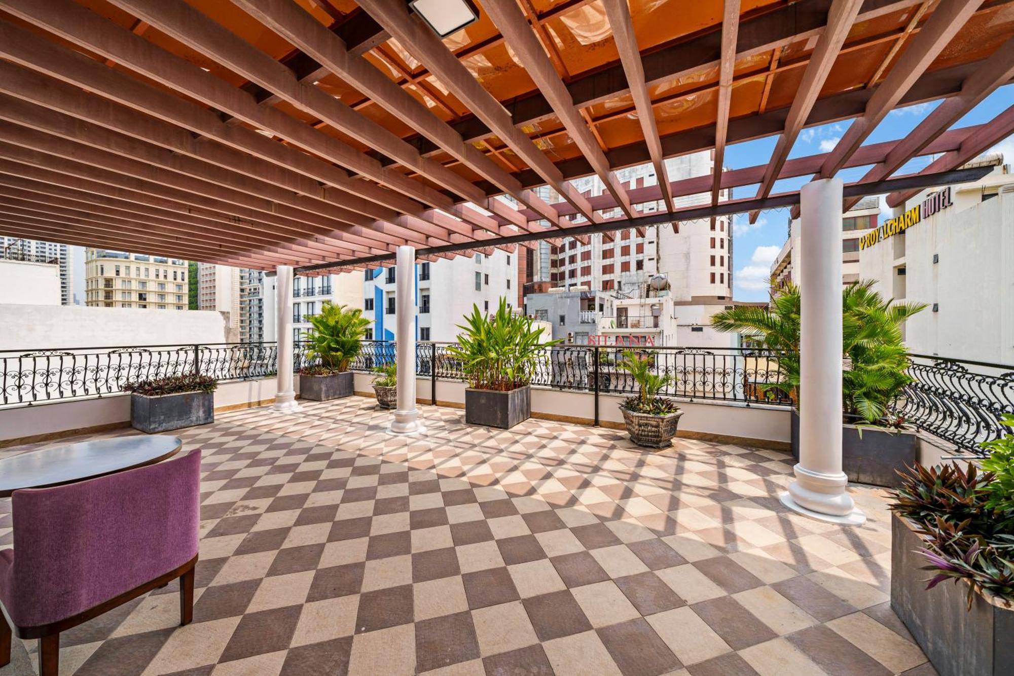 Palazzo Luxury Hotel Дананг Экстерьер фото