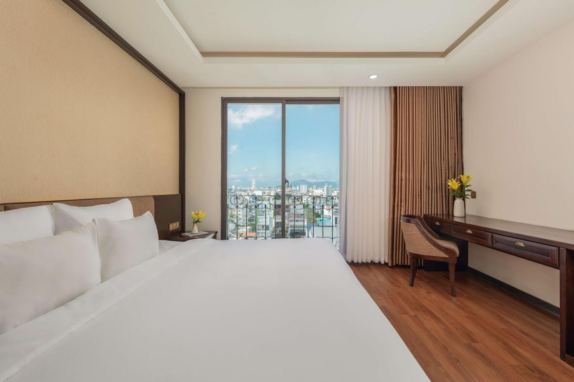 Palazzo Luxury Hotel Дананг Экстерьер фото